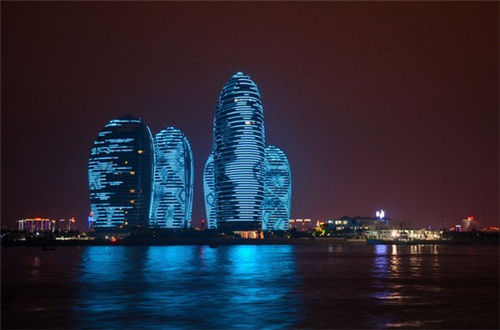 小胖大嘴肉蟹煲